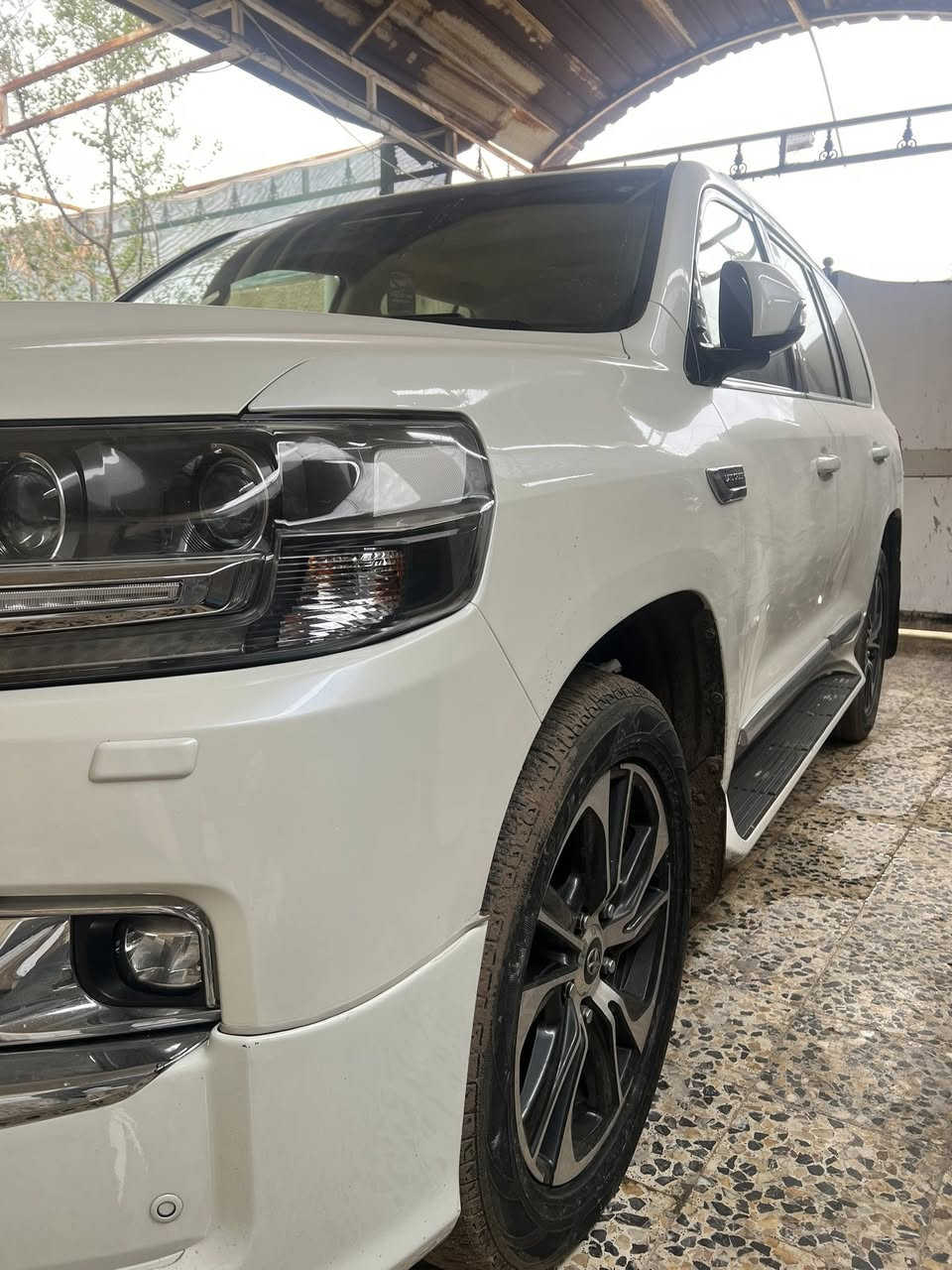 لاندكروز 2020 بلاك ادشن فول مواصفات ماكو داعي اذكر المواصفات لان معروفه السيارة مكفولة من لصبغ والضربة ومغلفه ppf وجاهزة السيارة ماشة 85 حقيقي جديدة السيارة  ،،، للتواصل ***********
