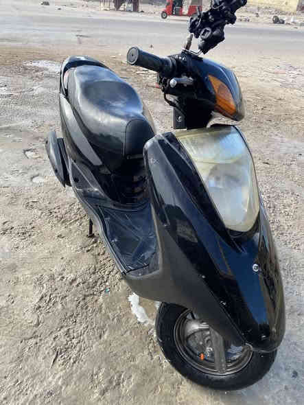 السلام عليكم دراجه بريز ياباني 140 مكينه ناعمه خير من الله دراجه مال رمبه  السعر 700 وبيها مجال رقمي *********** مامتواجد ع الفيس
