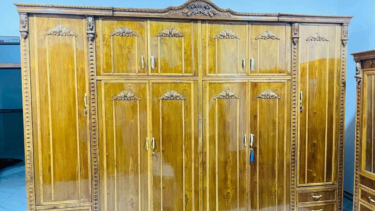 غرفه نوم ملكي حطاطه نضافه فول السعر مليون و 500 وبيها مجال العنوان الرمانه البوعبيد للاستفسار ***********
