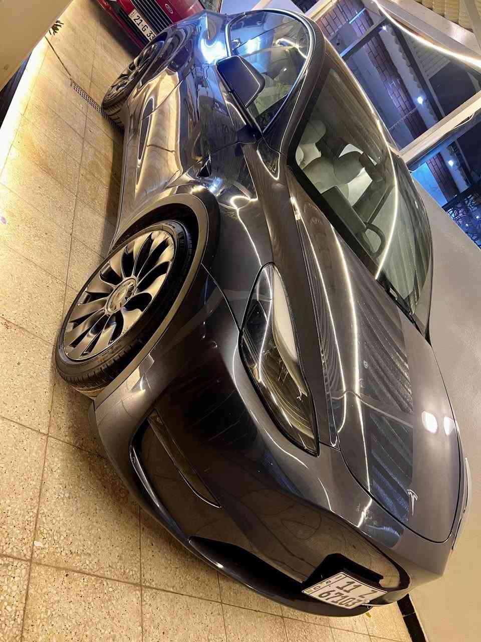 سلام وعليكم للبيع
تسلا موديل 2023

دبل ماطور 

فول مواصفات. (Y ) 

حادثها بابتين فقط 

بدون يرباك 

ماشيه 40 الف حقيقي 

صور الحادث وسونار موجود بالمنشور 

بسمي سيارة هزه جديده 
سعرها 213 وبيها محال 
***********
