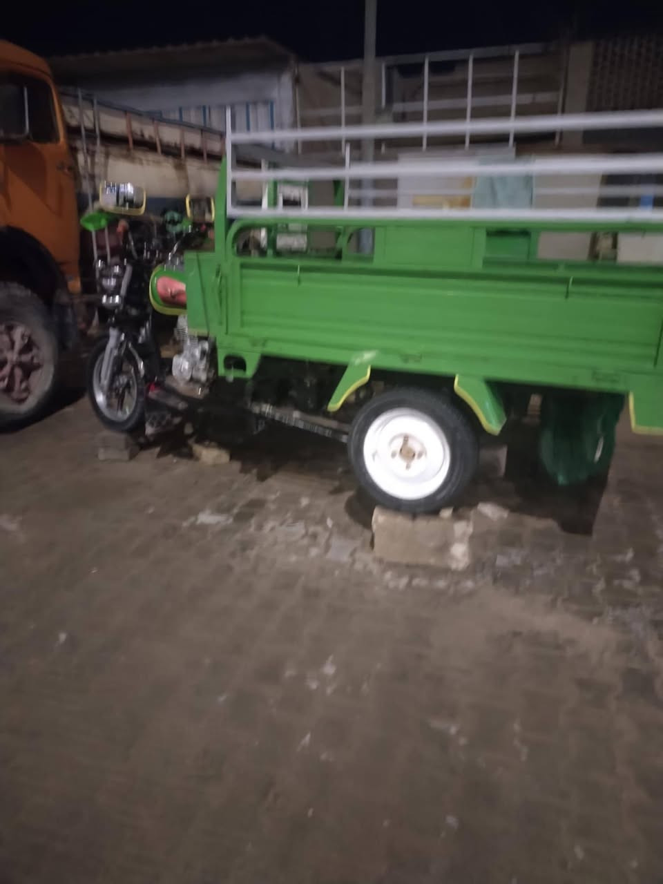 السلام عليكم ستوته جمره مديل (20)لون حلو كلش بلادي 
سعرهه(2)مليون وبيهه مجال قليل كلش 

(***********)اتصل وبل خدمه
