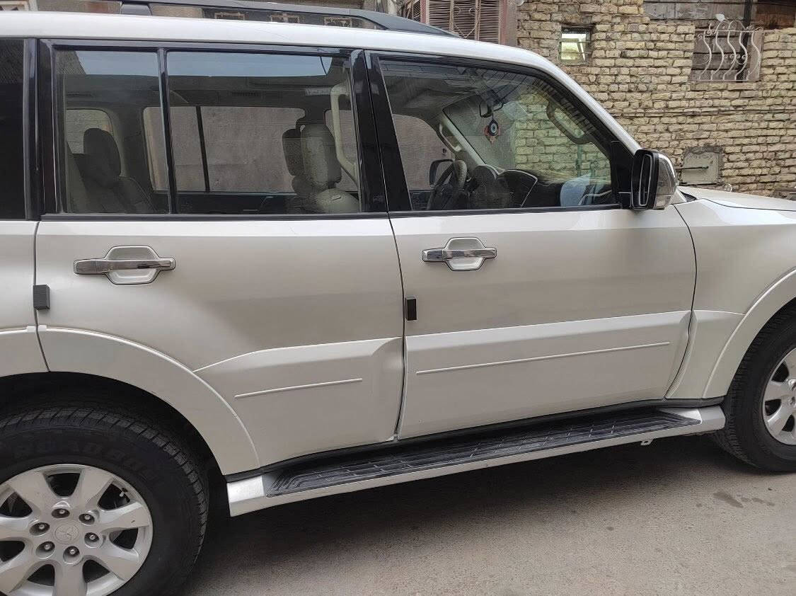 السلام عليكم السياره للبيع نوع باجيرو
🔴موديل 2009 حبتور محرك كير حداديه تبريد تدفئه تخم  تاير باتري سياره حلوه /////
وبلاديه بيهه صبغ جاملغ خلفي اثر شخط بدون معجون والباقي كفاله رقم بغداد  السعر130 //  وبيهه مجال العنوان دي قار الناصريه شارع إبراهيم الخليل //📍*********** بيع فقط //
