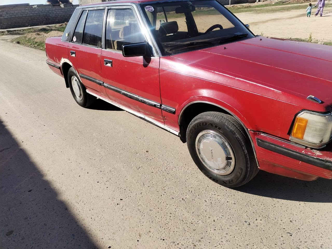 السياره كير ومحرك اصلي شرط تبريد منضومه كامله بس تشحن غاز. السياره بدون صبغ بيهه تكحيلات خفيفه شرط التحويل شرعيهه بل شركاط سنويتهه مشروع وطني. تنتهي السنويه بل 27 السياره مال جناي اربع تواير جدد وكل كهربائيات شغاله داخلهه جديد سعر 38 ***********
