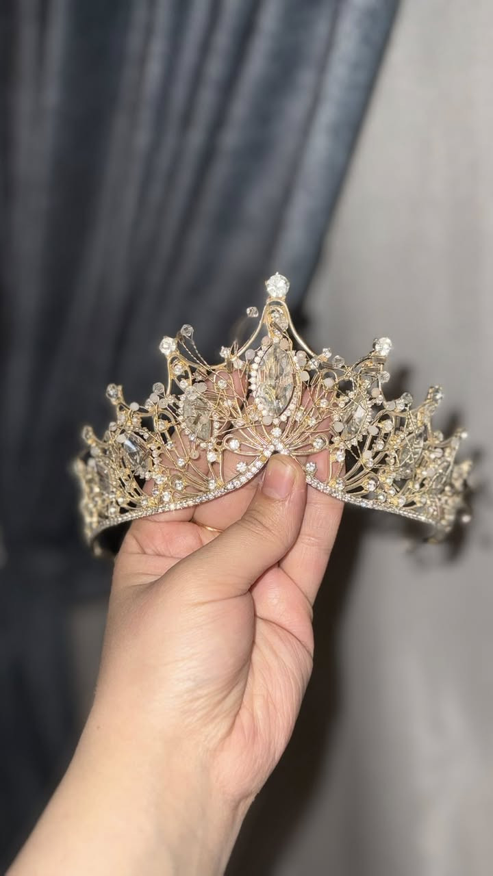 تاج عرس وحنه ملكيات جديد غير مستخدم ثنينهن ب٣٠ الف قطع ثكيله


**إذا كنت صاحب هذا الإعلان وتريد حذفه لأي سبب، رجاءا أرسل رسالة إلى الدعم الفني**