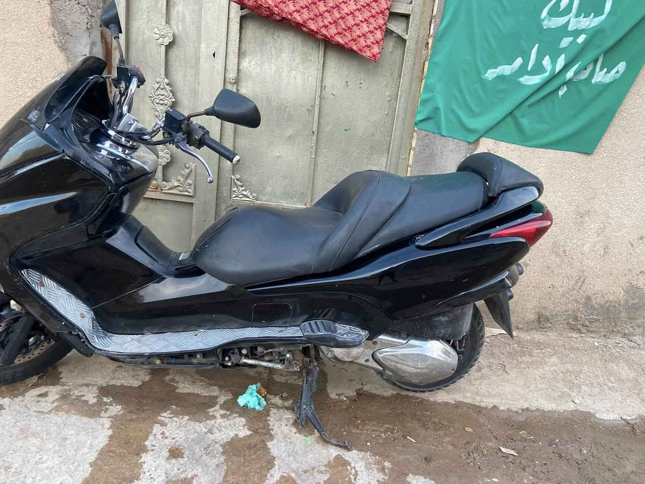 السلام عليكم فورزا 09 للبيع مكينه مفتوحه عميه بلاد لاتنقيص لاتبخير جاهزه من كلشي تراي وين متريد كهربائيات شغاله نقصها جاملغ امامي مكانها كوت حي الحكيم ***********. السعر 700 وبيها مجال
