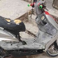 دراجه سكنس فحل مكينه ما مفتوح جانت متروكه بسبب ضروف نقصها ترايش أو كفر...