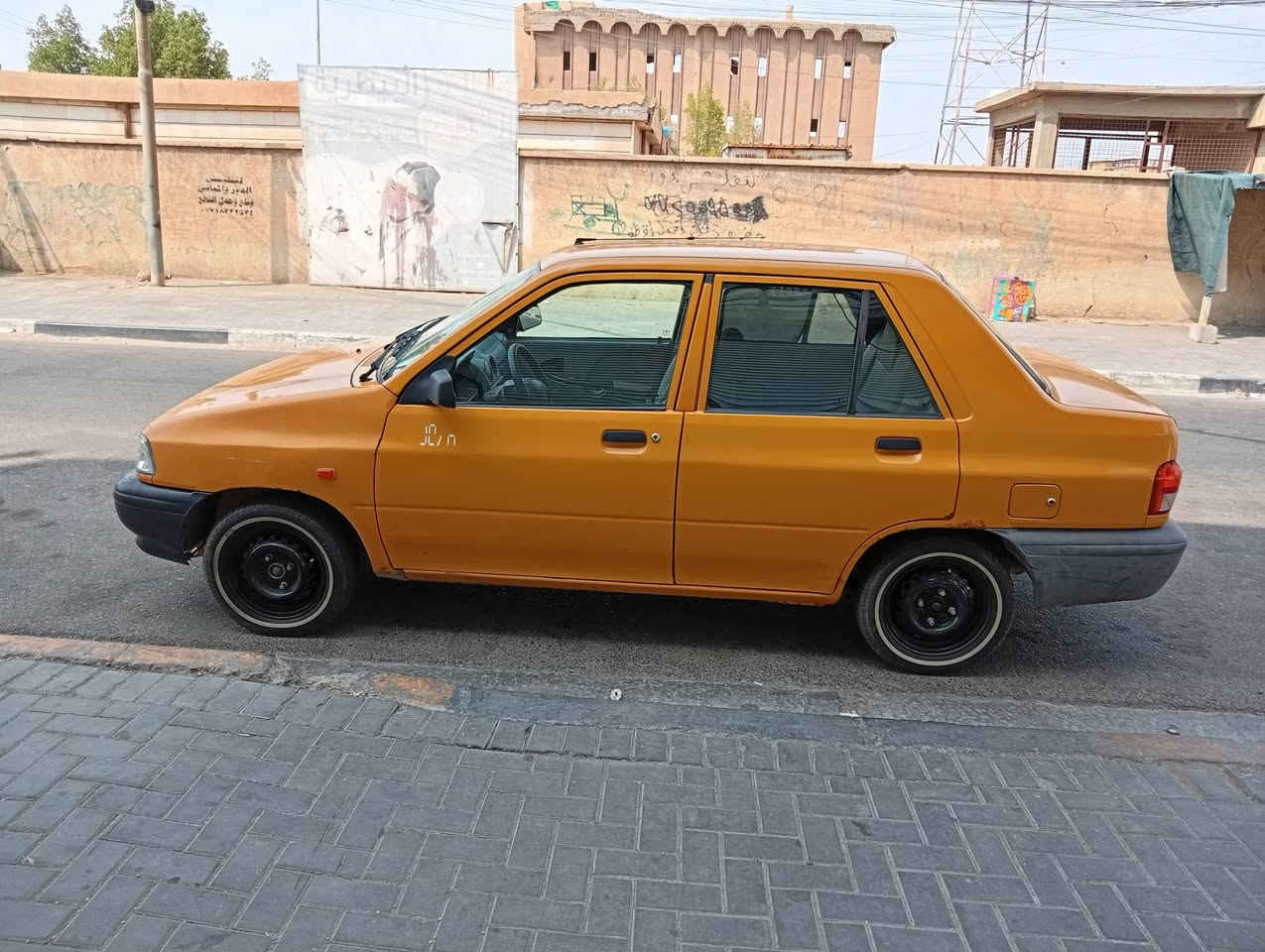 السلام عليكم سايبه مديل 21 سياره تخم تاير غرفت السياره كارتون كهربايات شغاله من طول لكول تبريد السياره حلو ما يعرك وجناي الساببه يعرف تبريد السايب
ه  البدي بس مدكر المامي مبدل  المكينه ما مفتوحه السياره مال بيت مو تكسي رقام نكليزي  السعر 48 تجي وشوف بعينك السياره برانكيت ما بي شخط مكان السياره الصمعي  مكان السياره بصره /*********** السياره تحويل خلال  سبوع شهر ماكدر ريد سافر  اذ ما تحول خلال سبوع لا تصل 
وتعب روحك 
السلام عليكم سايبه مديل 21 سياره تخم تاير غرفت السياره كارتون كهربايات شغاله من طول لكول تبريد السياره حلو ما يعرك وجناي الساببه يعرف تبريد السايب
