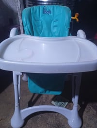 كرسي اطفال • كرسي طعام