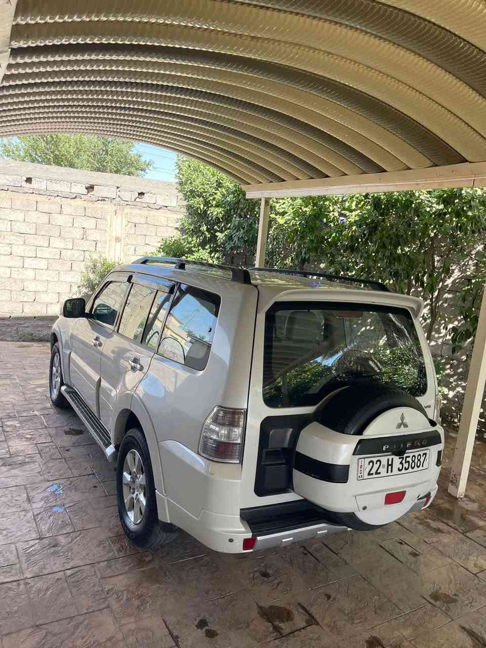 باجيرو حبتور
موديل 2014 وارد خليجي

 المحرك 3500 . 6 
سلندر
 ماشية 165 الف . .
 رقم اربيل  حديث.  بأسمي تحويل على طول المواصفات . تحكم ستيرن . تبريد 3 قطع فول  ثلاجه . شاشه كبيرة . كامرة خلفيه . حساس بگ . مرايات شفط . مرايات كهرباء سلايت روف ( فتحه سقف بنوراما ) . مثبت سرعه كروز . ثلاجه .7 راكب .انارة زنون عالي وناصي وبلوجكتر . .كشنات تحكم كهرباء السايق والبصف السايق. جام كهربائي وجامه السايق اوتو . قفل الابواب والنوافذ تحكم جهة السايق . بلوجكتر ضبابي خلفي .الفئه GLS .
.مانع تزحلق . فتح واقفال الابواب والمري شفط عن بعد . نضام ازاله الضباب اثناء المطر . مضخه ماء خلفيه . المكان بغداد .   السيارة مسويلها ادامه . محرك جاهز . مبدل بلكات ومنضف نوزلات . ودهنها لكي مولي الالماني . مبدل تخم تاير قبل شهر كير ومحرك وحداديه وكهربائيات جاهزة من كلشي خير من الله  تبريد ثلج بيها فقط تبديل صندوق الباقي كفاله عامة من الصبغ والتبديل شرط الفحص
سعرها160$ وبيها مجال بسيط للطيبين 

***********
بغداد التاجي
