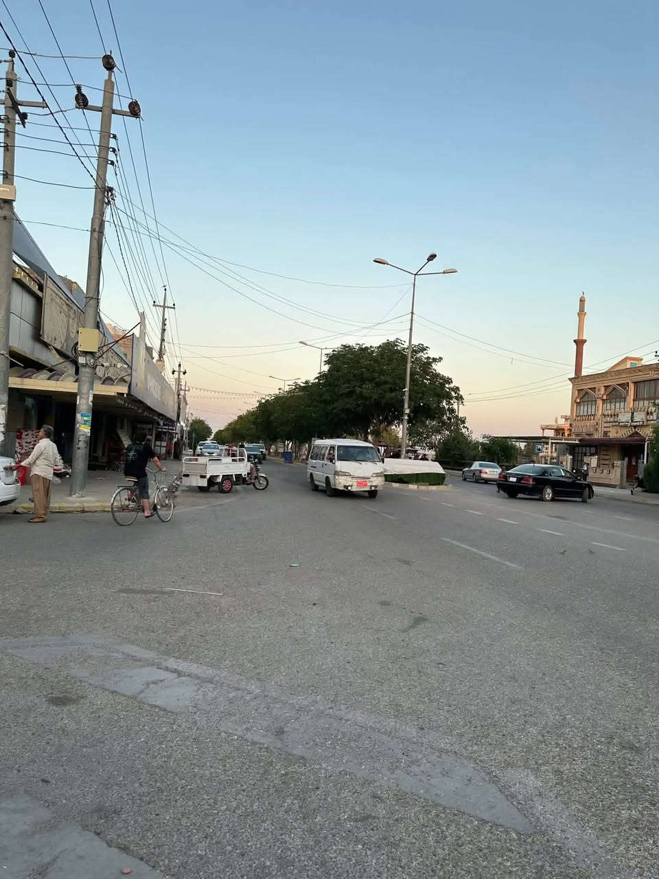 ‎موڵکی تیجاری لەسەر دووسایدی گه ركي نه ورؤز بۆ فرۆشتن   

‎
‎سلام علیکم

‎#عه رزي تجاري_لە_گه ركي نه ورؤز بۆ فرۆشتن ⛪💒
‎ناونیشان 📍کەلار _ قه زاي ڕزگاری (سموود) 
                           عه رزي تجاري له سه ر جادي دووسايد 
‎◼️ تاپۆی یەک ناوەو ڕووی لە خۆری ئێوارەیە 🔴
‎◼️ ڕووبەری 10 بە 20 = 200 مەترە 📏📐
‎◼️ نرخی زۆۆر گونجاوە و له سه ر قیرەکەیە 🛣️
  

‎بۆ زانینی نرخ 💵 تەنها خاڵێک لە کۆمێنت دانێ ڕاستەوخۆ بە نامە نرخەکەیت پێ دەگات یان پەیوەندی بکەن بەم ژمارانەوە 📲📞📳

***********

‎یان سەردانی
‎#نوسينگةى #خؤرنةوةزان بکەن
‎ناونیشانی نوسینگە 📍 ڕزگاری جوت سايدى ئاسودة -بةرامبةر مزگةوتى ئاسودة🕌

‎ئێوەی بەڕێزیش هەر موڵکێکتان هەبوو بۆ فرۆشتن یان ویستان بیکڕن دەتوانن ڕەسم و زانیارییەکانتان بنێرن بۆ ژمارە ڤایبەری 📞✅ ***********
