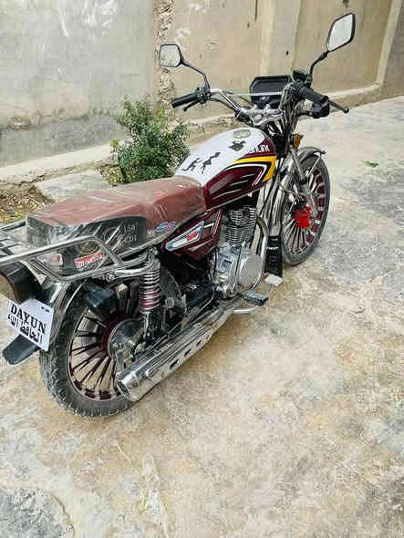 دراجه كلش حلوه ونضيفه حيل مديل 24شكل 25 كله شغاله منفيس مكينه150 بيه سعر 700وبيه مجال هاذه رقمي ***********اتصل
