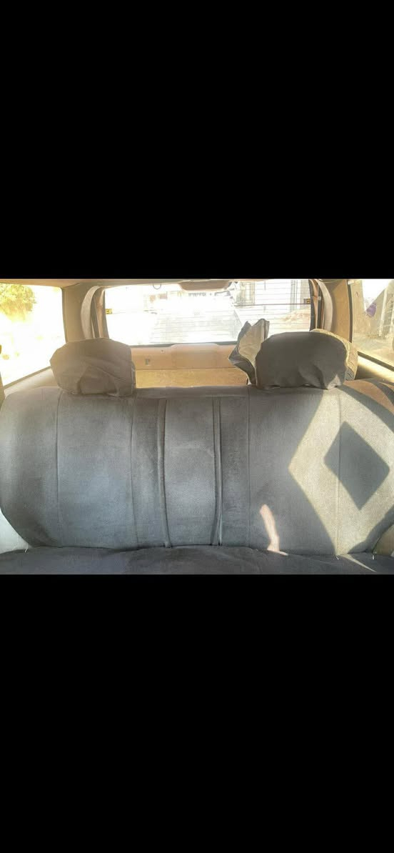 السلام عليكم سياره مراوس جاهزه كير محرك مفكفول مابيها ضربه سنويه جديده رقم انكليزي جديد عنواني بغداد ***********
