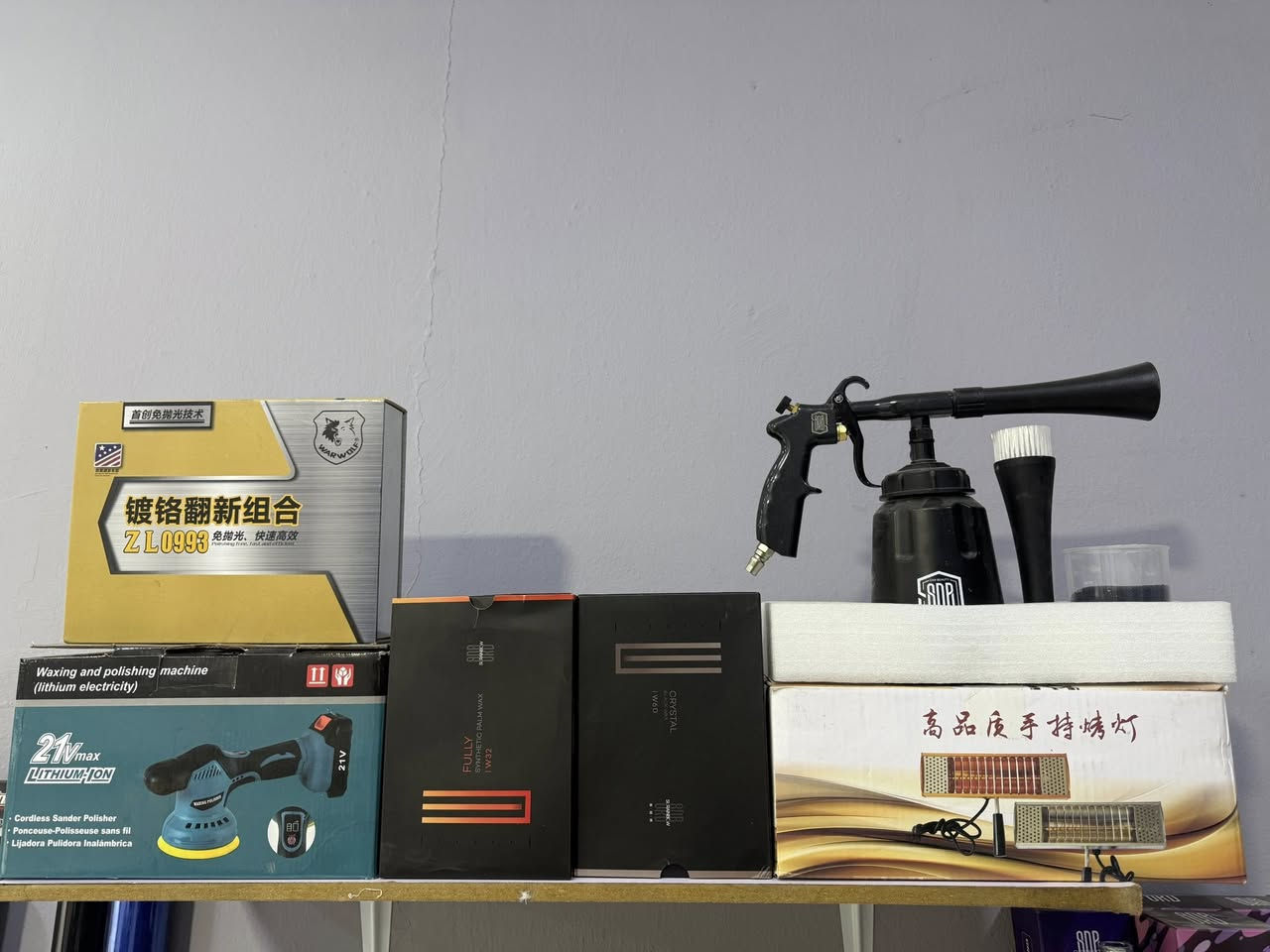 مركز عناية بالسيارات متكامل للبيع غراض بعدها جديده بسعر مناسب سبب البيع عدم التفرغ 
للتواصل 
***********
