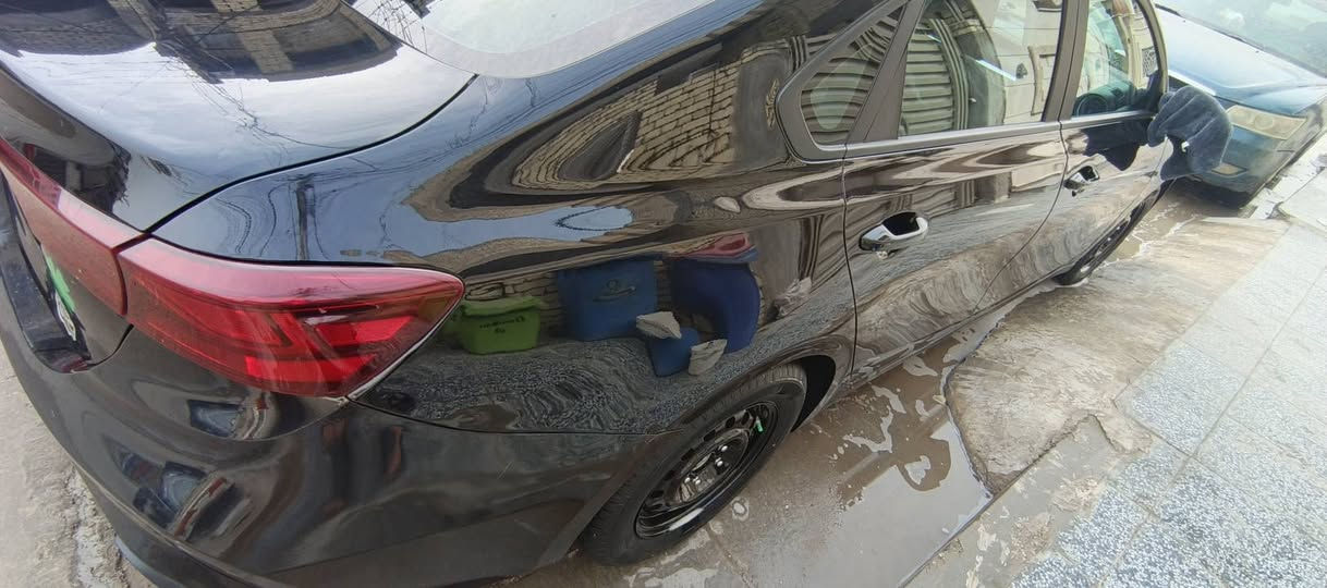 فورتي 24 باسمي رقم بغداد  حادث فقط بارد بدون صبغ وبدون ايرباك  موصفات نص فول ماشيه 22 محرك 2000 دوش مكان بغداد استفسار اتصل ***********
