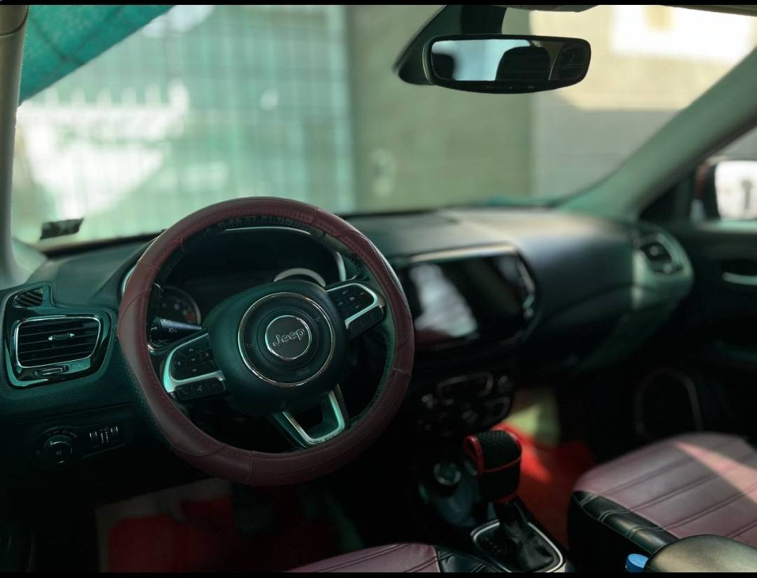 جيب كومبارس ٢٠١٨ لمتد
التحويل ثاني يوم
_مكينه ٢٤٠٠
_ماشيه ٧٢ 
_رقم بابل ، مكانهه الديوانية 
_بانوراما 
_حدادية جديده 
_تخم تاير وباتري جديد 
_هاند بريك بصمه 
_بصمه تشغيل وبصمه تشغيل عن بعد 
_كاميرا خلفيه دواره 
_تدفئه كشنات اماميه وستيرن 
_كروس سرعه وتحكم صوت 
_كشنات جلد اسود 
_نظام ABS مانع انزلاق 
_اشاره بالمري 
_نظام اوتو ستوب 
_بروجكتر اناره مع دوران الستيرن 
_بلوتوث وحاكية 
_لايتات اصفر عالي وناصي مع كشافات دعامية 
_تحكم ستيرن جهتين امامي وخلفي 
_تبريد قطعتين أمامي وخلفي 
_شاشه جبيره 
_مثبت سرعه ، مثبت مسار ، مثبت مسافه امان ،
_اوتو ستارت ستوب 
_دفع رباعي 
_جام فول اوتو 
_٣ اوضاع قياده (اوتو . رملي . طين )
_صندوك كهربائي 
للبيع  

التواصل على الرقم ***********
