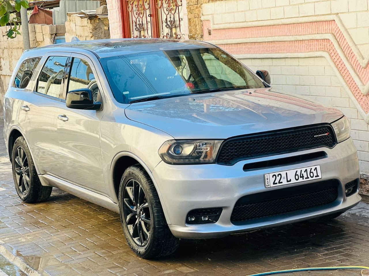 دورنكو GT أمريكي حادثه دعاميه فقط والصور موجوده بالمنشور وبيه جاملغ خلفي  بي رشات صبغ وشويه من الباب والجاملغ الأمامي جهه اليمنه بيه جزء صبغ  والباب خلف السايق بي ربع صبغ والباقي كله كفاله بدون حادث فقط رشات ومواصفاته معروفه موديل 2019 سعرها 225 (***********)
