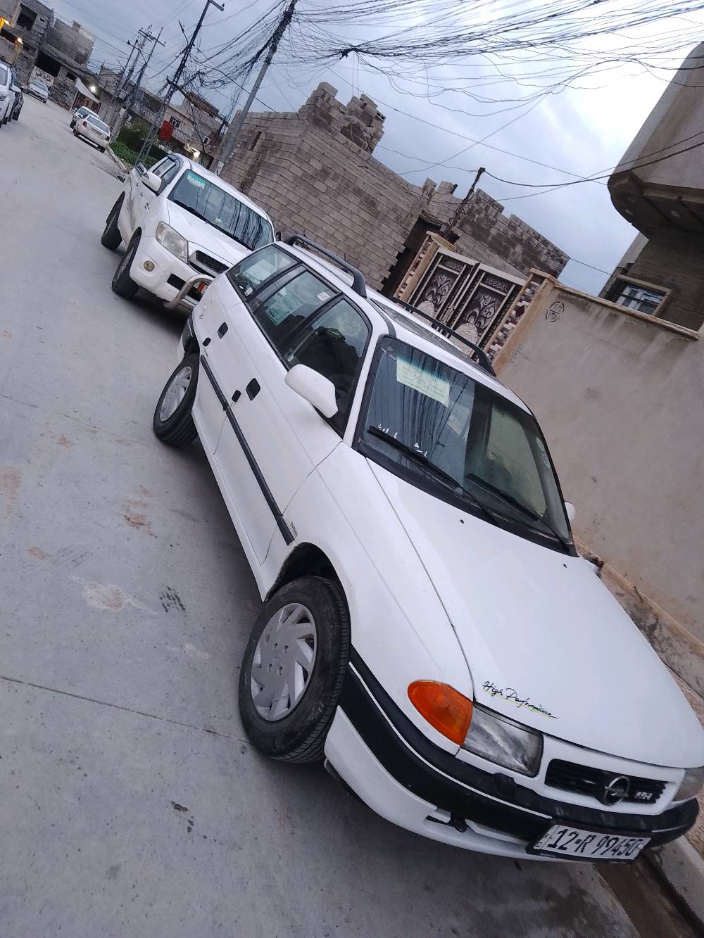 استرا 
موديل 92 
ابيض 
كهربائيات شرط 
موديل تنته 
گير +محرك
بيها الچاملق ألامامي مبدل 
كاربون بانزين موجود
شرعي موجود 
رقم نينوى انگليزي 