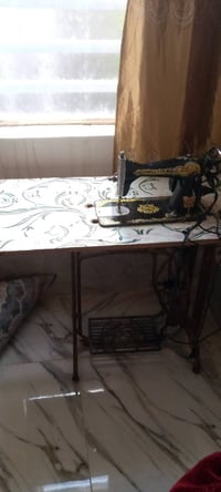 مكينة خياطة • شغالة • ورى الملعب