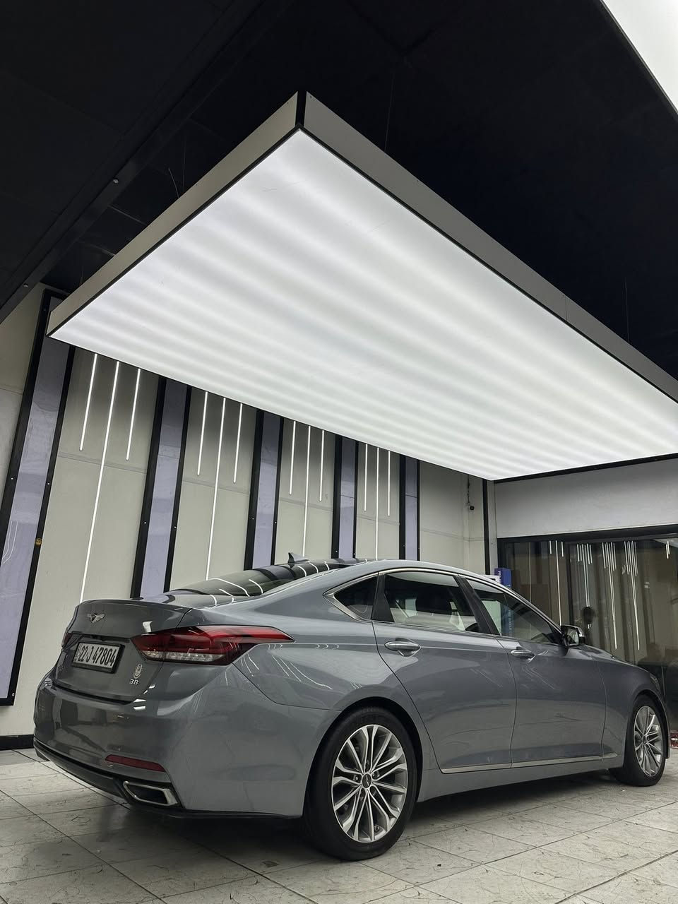 جينسس🚀 2017 g88 v6
وارد امريكي 

 لون رصاصي 2017 

جاملغ وبنيد تبديل اصل 

مكينة 3800 v6

رادرات اماميه 

رادرات جانبيه

هيترات مري 

مقاعد تدفئه

كشن سائق وراكب تدفئه 

لايتات زينون 

مري شفط 

تدفئه ستيرن

اوتو هولد 

3 وضعيات قيادة

شفتات ستيرن 

جنطة ذكية

ذاكرة كشنات

بغداد

واتساب او اتصال

***********
