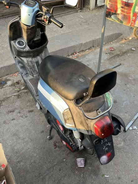 سلام عليكم دراجه بوليس نوزل  للبيع صالهه شهرين من طلعه من المعرض ختم واحد وياه المكينه الدراجه شلعه ومعدل رقم الموبايل 0784 865 4357 خاص ماموجود
