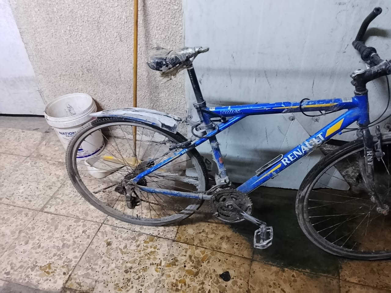 السلام عليكم
باسكل للبيع شركة رينو الفرنسية 🇨🇵
باسكل بي نواقص بسيطة جداً ويكمل 
للأستفسار أكثر التواصل متواجد عل ماسنجر 
المكان الحرية الدباش.


**إذا كنت صاحب هذا الإعلان وتريد حذفه لأي سبب، رجاءا أرسل رسالة إلى الدعم الفني**