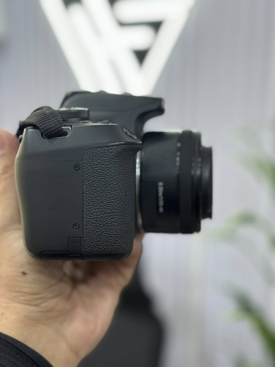 #daste_dw_مستعمل
——————————-
#Canon 2000D lens 50mm F1.8 Stm
Clean 95%


**إذا كنت صاحب هذا الإعلان وتريد حذفه لأي سبب، رجاءا أرسل رسالة إلى الدعم الفني**