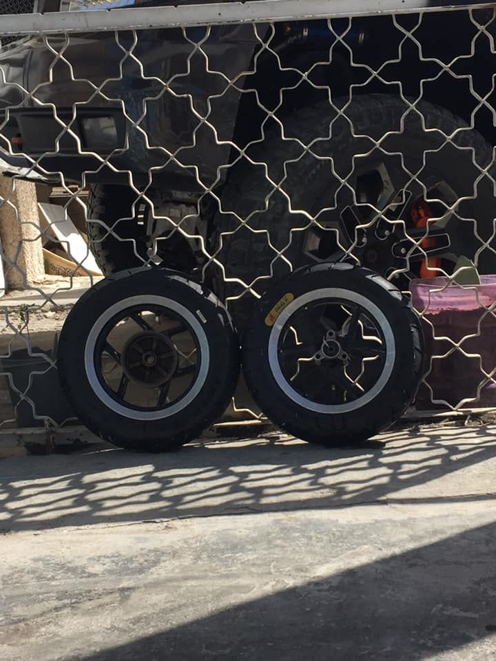 ويالة ماكس عنكبوت وياهن تايرات جيلاتين السعر ٤٠٠ الف وبيهن مجال مكاني بغداد جديدة ***********
