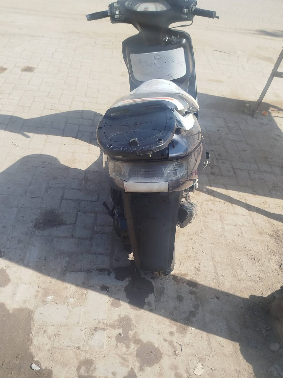 السلام عليكم دراجه فراشه للبيع الدراجه نظيفه كهرباءاته كلها شغاله دراجه مال شي السعر 300 وبيها مجال مكان الديوانيه قضاء الشاميه ***********
