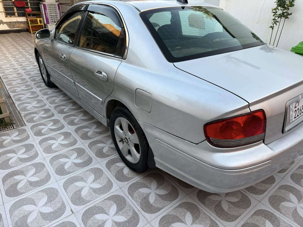 سوناتا وفود موديل 2001 وارد خليجي رقم واسط دولي 
سنويه جديده لل 2030 مصبوغه احزام مكفوله من الحادث 
محرك 2000 المرغوب جاهزه من كلشي محرك اوكير اوحداديه او تخم تاير كله جديد تبريد ثلج كهربائيات كلها شغاله سنتر لوك شاشه تايرحجم 16 بلاد السعر 58 اوبي مجال مكاني بابل القاسم ع للاستفسار اتصل *********** الرقم بي واتساب
