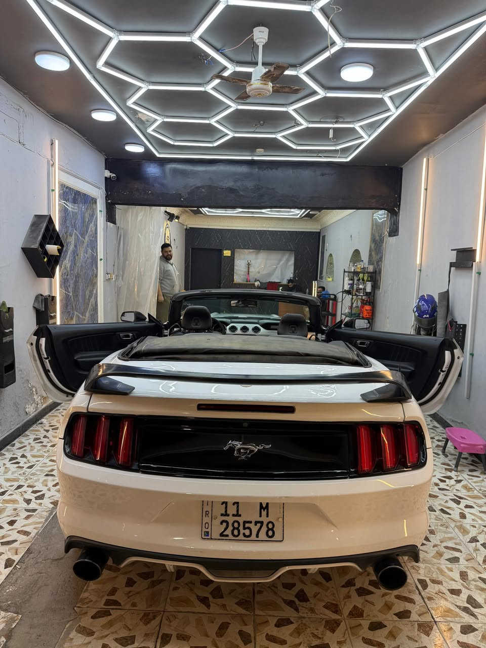 السلام عليكم
للبيع فورد موستنك 2015 ايكو بوست
حادث السيارة 4 قطع 
السيارة فئة البريميوم 
كشف شغال ونضيف 
ماشية 73 الف ميل 
مكينة 2300 تيربو 
بصمة حساسات 
كامرة وشاشة 
كشنات تدفئة تبريد 
رقم بغداد تحويل ثاني يوم 
السيارة تخبل وجاهزة 
السعر 92 ورقة ماكو هيجي سعر بالسوك كلة 
للاتصال ***********
العنوان بغداد تقاطع الدرويش حي الاعلام
