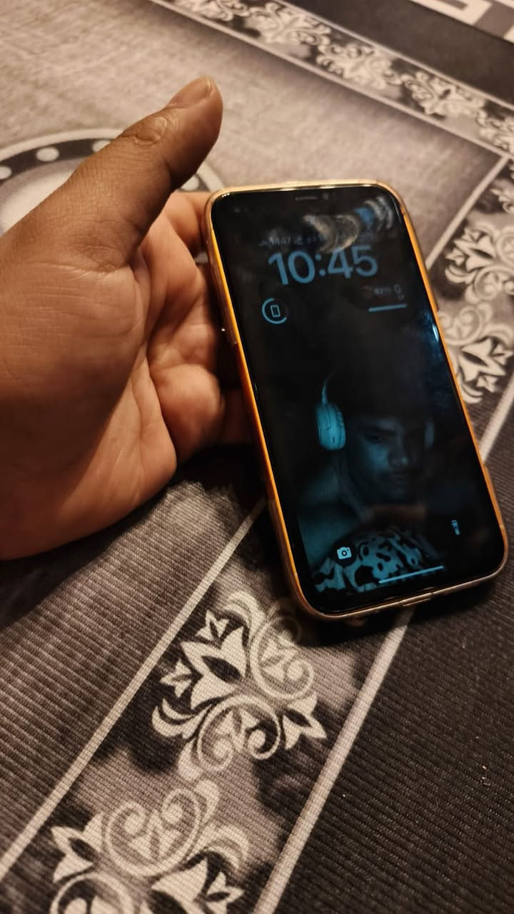 ايفون xR جهاز نضيف شاصي مبدل بطاريه فقط شاشه بلادية فقط فيس إيدي واكف ذاكره 64 جهاز لا يعلك لا يحمى محور تحويره حلوة الخلل بي فقط الكامره الاماميه واكفه والتعلي والتنصي يشتغلن ويوكفن شريط ب 10 المهم جهاز شوفت عينك وب الواقع احلى سعره 150 وبي مجال مكاني بغداد بلديات 
*********** مامتواجد فقط بل واتساب
