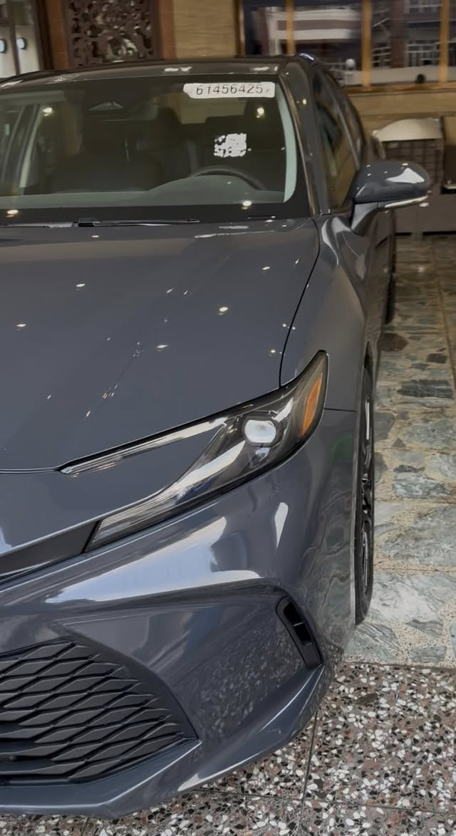 كامري ٢٠٢٥ 
السلام عليكم اخواني ..
كامري ٢٠٢٥ LE Plus جديدة جدا اللون اسمنتي متغير مميز جدا دخول جديد ترقيم جديد   بأسمي حادث نص جاملغ خلفي فقط بدون ايرباك تفاصيلها كالأتي :
- محرك ٢٥٠٠ هايبرد شلعة صاروخ اقتصادي 
- لايت عالي ناصي زينون بلادي 
- فول رادارات امامي خلفي جانبي 
- شاشة دشبول ديجيتال وشاشة وسطية تدعم ابل كاربلي وايرليس ونفكيشن 
- شاحن وايرليس ودخول ذكي بصمة 
- كشن كهرباء 
- سبايدر خلفي بلادي 
- جميع الايرباكات سليمة
- فول تحكمات ستيرن وخروج عن المسار 
- تخم تاير وويل كب جديد بالسليفون 
- السيارة ماشية ١١ الف ميل مشي امريكا بحالة الزيرو 
- حادثها جاملغ خلفي جهة السايق مو كله مصبوغ معمر نفسه تعمير درجة اولى بدون كص 
- بعد بيها هواية مواصفات 
- الشكل الجديد الامريكي معروف بالرزانة والعزل والثباتية ترايها مال بي ام
- رقم الشاصي  4T1DAACK5SU582430

السيارة جديدة جدا بحالة الزيرو بانزين امريكا بعده بيها بجم كبس ممفتوح بيها برغي ولا بيها نقص صارف عليها صرف موطبيعي كله اصلي السعر المطلوب ٢٣٠ ورقة سعر نهائي وصايرة عليه اكثر بهواية والفواتير موجودة مكفولة من چكة الابرة .. 
مكان السيارة بغداد - الكاظمية 

للمعلومات الاتصال : 
***********    أسيا سيل
***********    فايبر + واتساب  المهندس احمد
