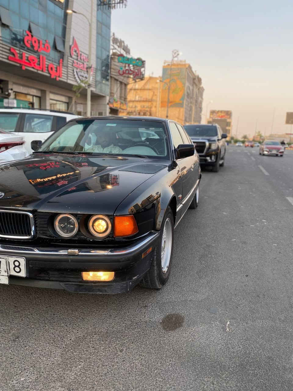 السلام عليكم bmw740 موديل 1993 مراوس حسب القناعة . تخم تاير كير محرك تبريد السيارة جاهزة كهربائيات كلها شغاله . سنوية لل ٢٧ . راعيها موجود اصولياتها كامله ومضبوطة . للتواصل *********** متواجد. واتساب .
