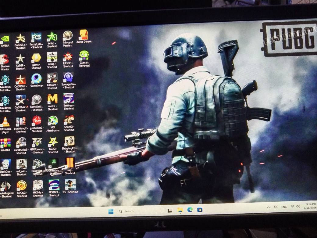 السلام عليكم 
حاسبة دسكتوب سستم انتل كور 7 جيل الثالث مستعملة نظيفة للبيع من شركة HP 8300
......
السعر 250 ألف دينار 
***********
عنوان بغداد زيونة 
البيع بضمان الفحص 
لا يتوفر توصيل 
.....
ملاحظة 
كيس فقط بدون أي ملحقات 
كيس فقط بدون أي ملحقات 
......
المواصفات 
معالج انتل كور 7 جيل الثالث رقم المعالج 3770
كارد شاشة 4 كيكا Gigabyte Nvidia GTX 1050TI
هارد 256 كيكا للنظام والبرامج جديد SSD 
هارد 500 كيكا للالعاب والتخزين HDD 
رام 32 كيكا جديد 8×8 تردد 1600 DDR3 
مذربورد جيل الثاني والثالث HP H61 DDR3 
مشغل اقراص ديفيدي DVD 
.....
الحاسبة تعمل على نظام وندوس 11 وتحتوي على أكثر من 60 لعبة طور القصة اوفلاين مع لعبة ببجي موبايل اونلاين 
.....
مع جزيل الشكر لإدارة المجموعة بغداد, العراق
