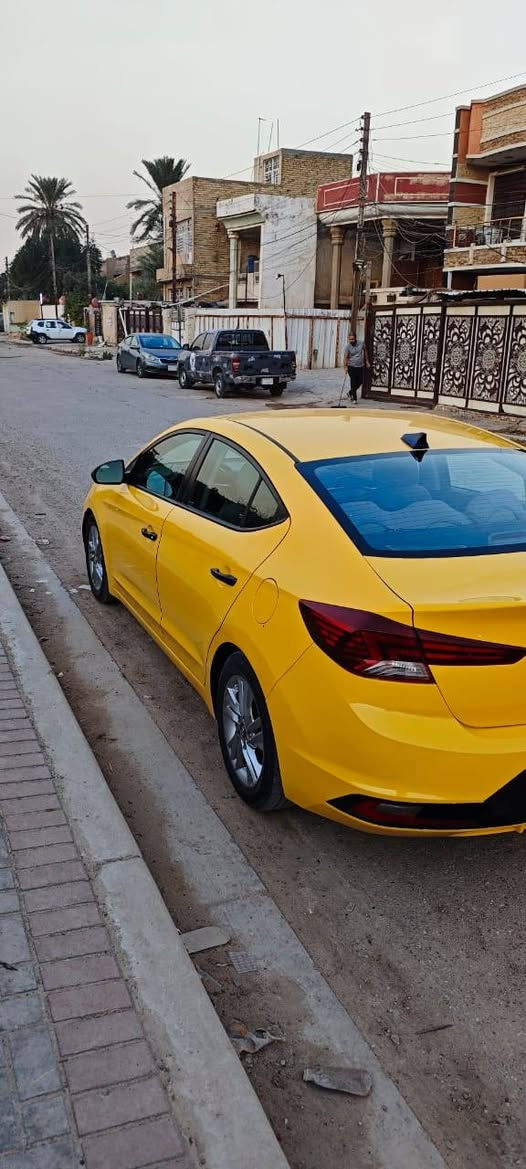 النترا وارد امريكي موديل 2020     سنوية ٢٠٢٧ حادثها الجاملغ الايسر جهة السائق مبدل وطرف البنيد مصلح نفسه  مبدل
كير AT   المرغوب وكلشي شغال بالسيارة تبريد خير من الله
السيارة كير ومحرك خير من الله گشر ودواخل نظيفة 
مواصفات 
تحكم ستيرن 
نظام كروز 
نقطة عمياء
شاشة كاربلي
كاميرا
حساسات 
رادار حماية 
نظام ايكو
أنظمة سرعة
السيارة ماشية١٢٥ الف حقيقي گاعيات
 ودوشمة جديدة السعر 125وبيها مجال السيارة خير من الله
الهاتف ***********
