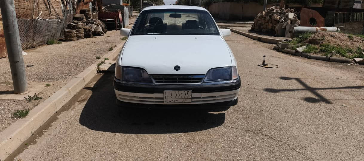 السلام عليكم اوبل اوميكا ٩١ للبيع او مراوس فكترا نظيف محرك الفين جديد ناعم ونشط  بي لاستيك ولف فقط الك الفحص صدر تواير اكسل كير كله شرط  كهربائيات كلها شغاله الكيجات  شغاله مسجل وتخم سماعات سنويه ٢٣تحويل ثاني يوم صاحبها بحديثه غرامات ولا ربع داخلها مدوشم جديد كامل تنته وكشنات سعر ٣٥وبي مجال  ***********
