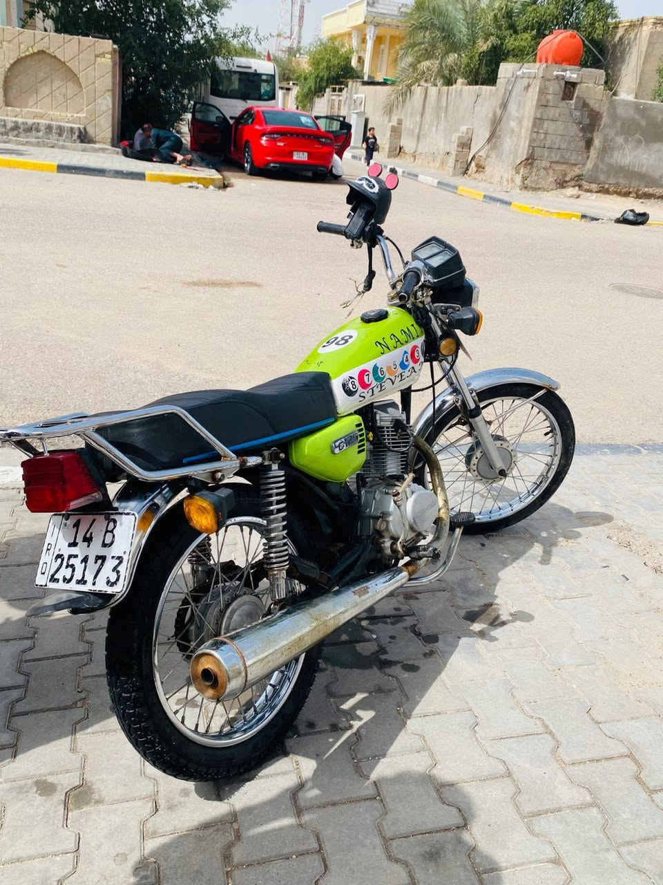 السلام عليكم دراجه نامه متياز البوريه الضعيفه رقم وسنويه الدراجه جديده لايتات وشاير شغالات بس تربطهن يشتغلن الدراجه حلوه وجهزه بس الدرجه مفتوحه مرا وحده وهسه طلع بيهه صوت بل مكينه نصهه تكول بكن ونصهه تكول كامه السهر ب1250وبيهه مجال للشراي العنوان بصره الطوبه والنخيل رقم الهاتف ***********
