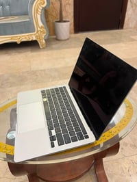 ماك بوك M1 • ذاكرة ٢٥٦جيجا • رام ٨جيجا