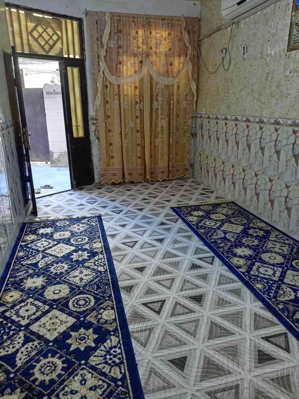 السلام عليكم 
مكلف بلنشر وهذا رقم ابو البيت
بيت للبيع مساحته 100م 
طابقين يحتوي غرفه وحده كبيره بلطابق الثاني 
والجوه صاله استقبال مطبخ صحيات  سند 25 
الشراي يتصل علرقم هذا رقم ***********
العنوان طريق البوبيات عمود 86بدايه الحر الصغير خلف اسواق السلطان
