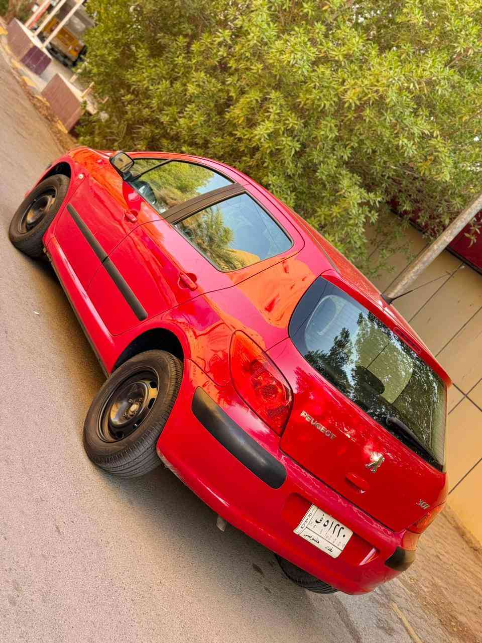 سلام عليكم بيجو البيع موديل ٢٠٠٦ سياره جديده مكان كوت مركز المدينه  السعر ٦٥بسمي تحويل ثاني يوم الستفسار ***********
