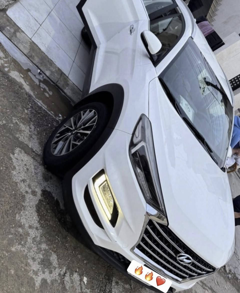 السلام عليكم 

توسان 2020 خليجي كوري شركة كاصد 
السيارة كفاله عامه بدون صبغ او تعديل جديدة حيل وأحلى من الصور 

المواصفات 

شاشة 
كامرا 
بصمه 
شاحن وايرليس 
تحكمات ستيرن 
مثبت سرعة 
لايت عدسات 
تبريد قطعتين 

وباقي مواصفات التوسان المعروفه رقم انجليزي جديد بأسمي 

مكان السياره / بغداد 
السعر / 220$ ومجال 

للاتصال 
***********
***********
