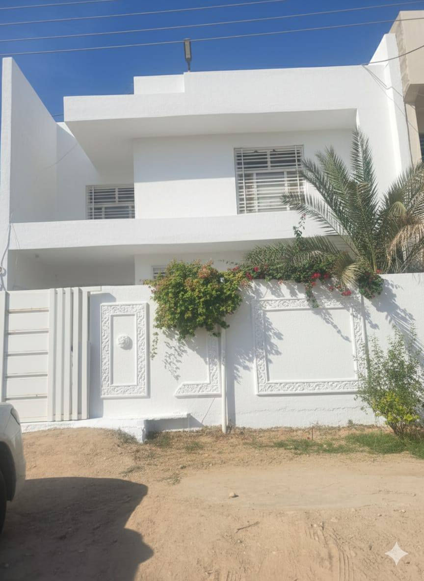 سلام عليكم إني صباغ اشتغل صبغ جدران وحديد واجهيات وتصليح جبسن بورد ومعجون وطلس وستن ورش أبواب وشبابيك مكاني كربلاء ***********+***********
