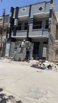 اسلام عليكم مشتملات للبيع بشعب عدن خلف عياده الشعبيه/مساحه 70/واجهه 3....
