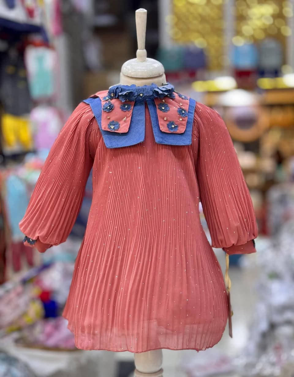 فستان ماركة ستار وان خامة درجة أولى شرط الفحص بوجود المندوب ومتوفر جميع قياسات للحجز بلخاص وبلواتساب ***********
متوفر توصيل جميع محافظات
القياس من عمر ٢ سنة إلى ٥ سنة
