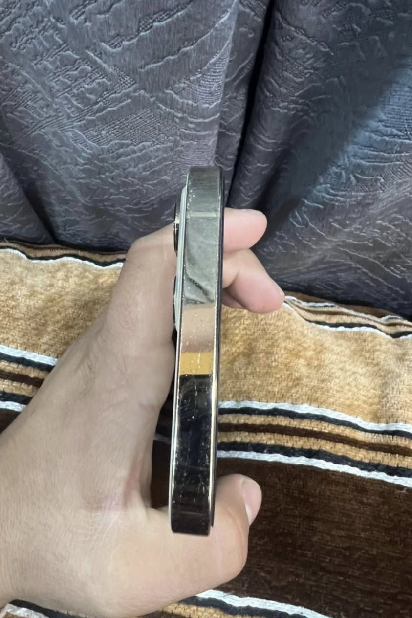 آيفون البيع12 برو ماكس
شرق وسط تك سيم كارت ذاكره 256 بطاريته 90 بلاديه سعره ٥٠٠ وبيه مجال التواصل ***********
