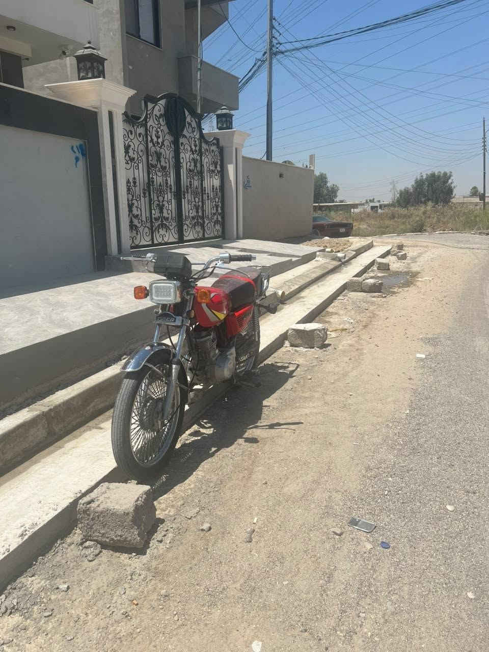 دراجة تايكر 2021
اربعة كير 
دراجة كاملة مكملة ما عايزها شي
لايت عينة اشاير دشبول كامل مكمل شغال ما تصرف علي دينار 
سعر 480 وبي مجال يفيد الجناي والدلفري معدل نار وشلعة نار وفصلة نار شرط كلشي ما يعوزوو  
واتساب ***********
