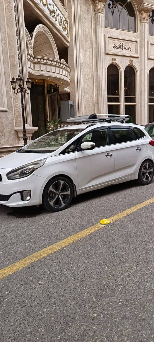 سياره كارينز موديل ١٤
مكفولة سعرها ١٤٥
مري شفط
تحكم جهتين
تبريد قطعتين
مكانها نجف 
***********
