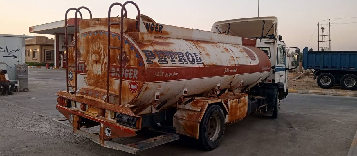 فالفو تنكر رقم سليمانيه  سنويه ساقطه طوناج هم ساقط محرك وكير واكسل عشرة الاف لتر 
للاستفسار 
***********
***********
***********
