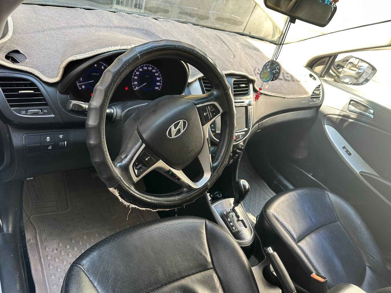 السلام عليكم أكسنت موديل ٢٠١٥ للبيع مكفولة من الدواخل والشاصي فقط ملاحظات بسيطة السعر ب٨٠ وبيهه مجال
***********
