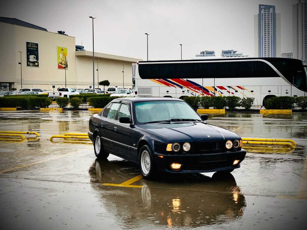 بیئێم ٥٢٥ 
مەکینە کەپس
١٩٩٢ فول 
تەبرید 
تۆماتیک 
سڵایت
٤ جام کارەبا 
کوشن جلد 
تاقمێ تایە و ویلی لۆک 
گێڕ و مەکینە و کارەبای  بە شەرت 
تەقەو ڕەقە بە شەرت 
ئاڕم پلاستیکی سڵێمانی ماڵی مەدەنی بە شەرت 
0770 178 4008 السليمانية, العراق
